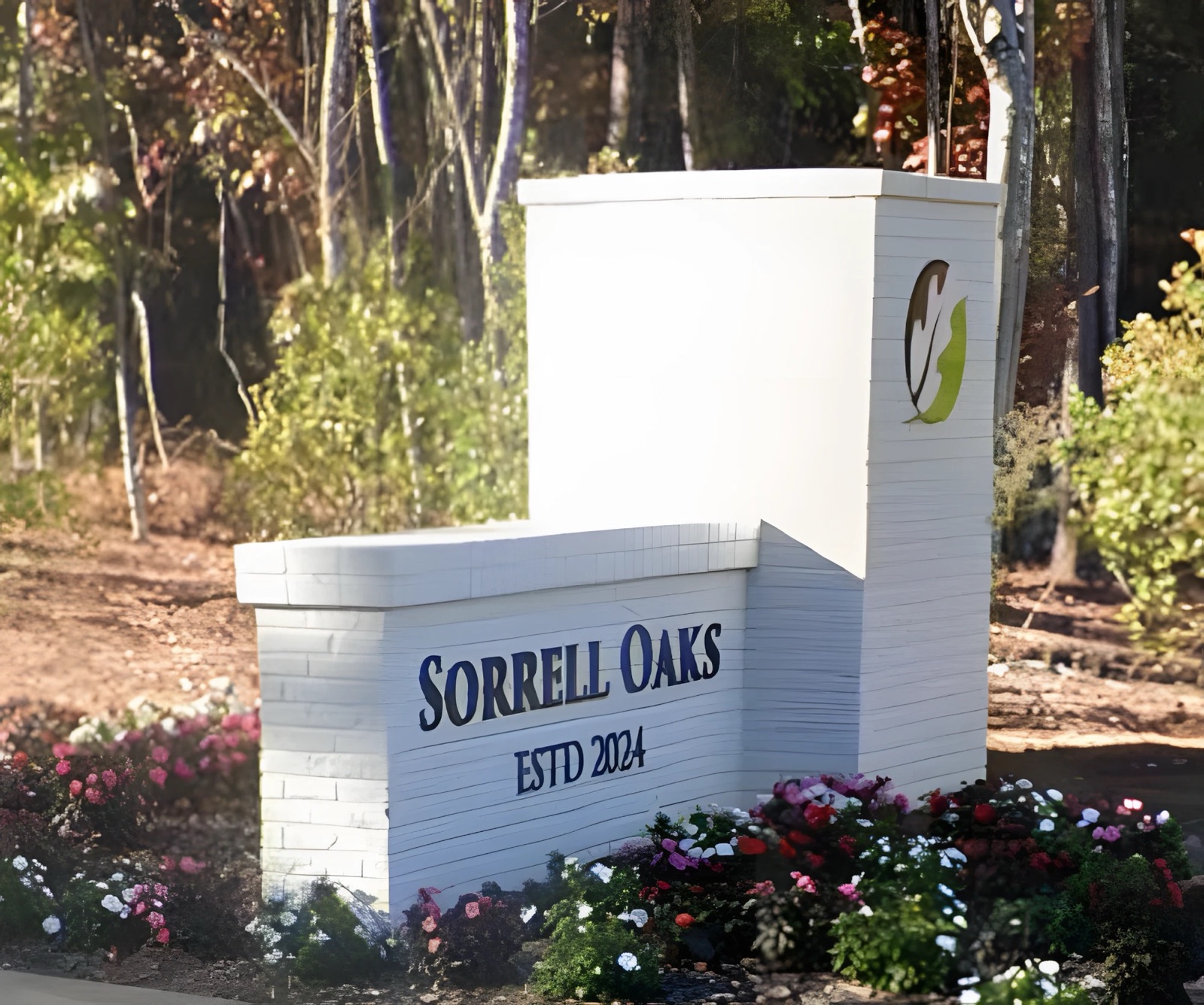 Monumento de entrada del vecindario Sorrell Oaks en Youngsville, NC
